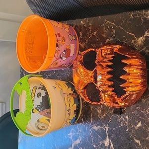 Lot of 3 items of halloween Decoration mask 2 buckets Charlie Chaplin Minions